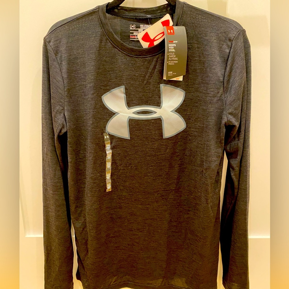 NWT Under Armour Youth XL  Shirt